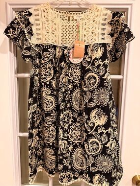 NEW Umgee Black & Cream Crochet Yoke Boho Tunic dress sz M macrame